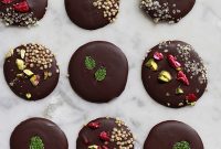 Simple Raw Vegan Chocolate From Scratch