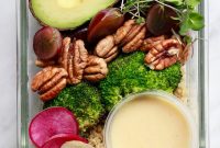 Quinoa Power Bowls: Vegan Prep with Broccoli, Grapes & Pecans