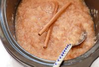 Simple Homemade Slow Cooker Applesauce
