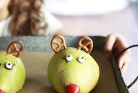 Pear Reindeer: A Festive Christmas Treat for Kids