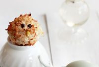 Adorable Spring Chick Macarons Easter Recipe