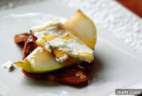 Honeyed Pear and Cheese Bites